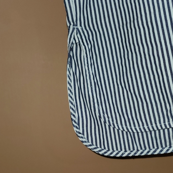 Everlane Striped Navy and White Women's Button Down Shirt - Picture 3 of 5